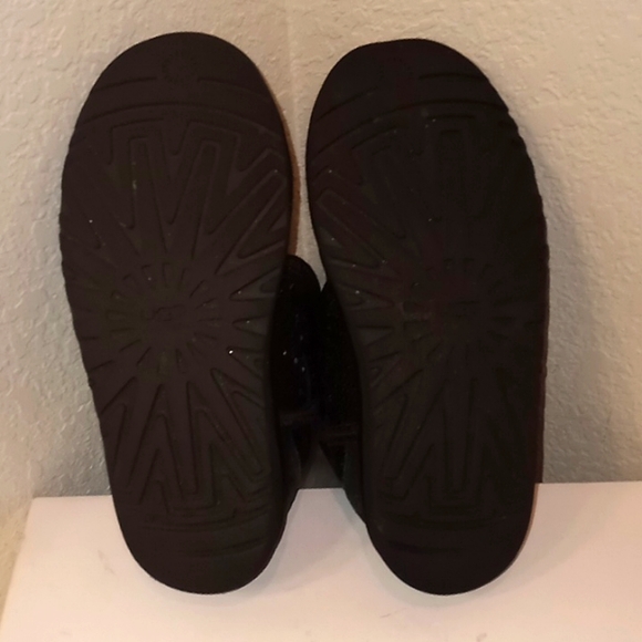 Ugg Classic Short Sequined Sparkly Boots - Picture 14 of 16